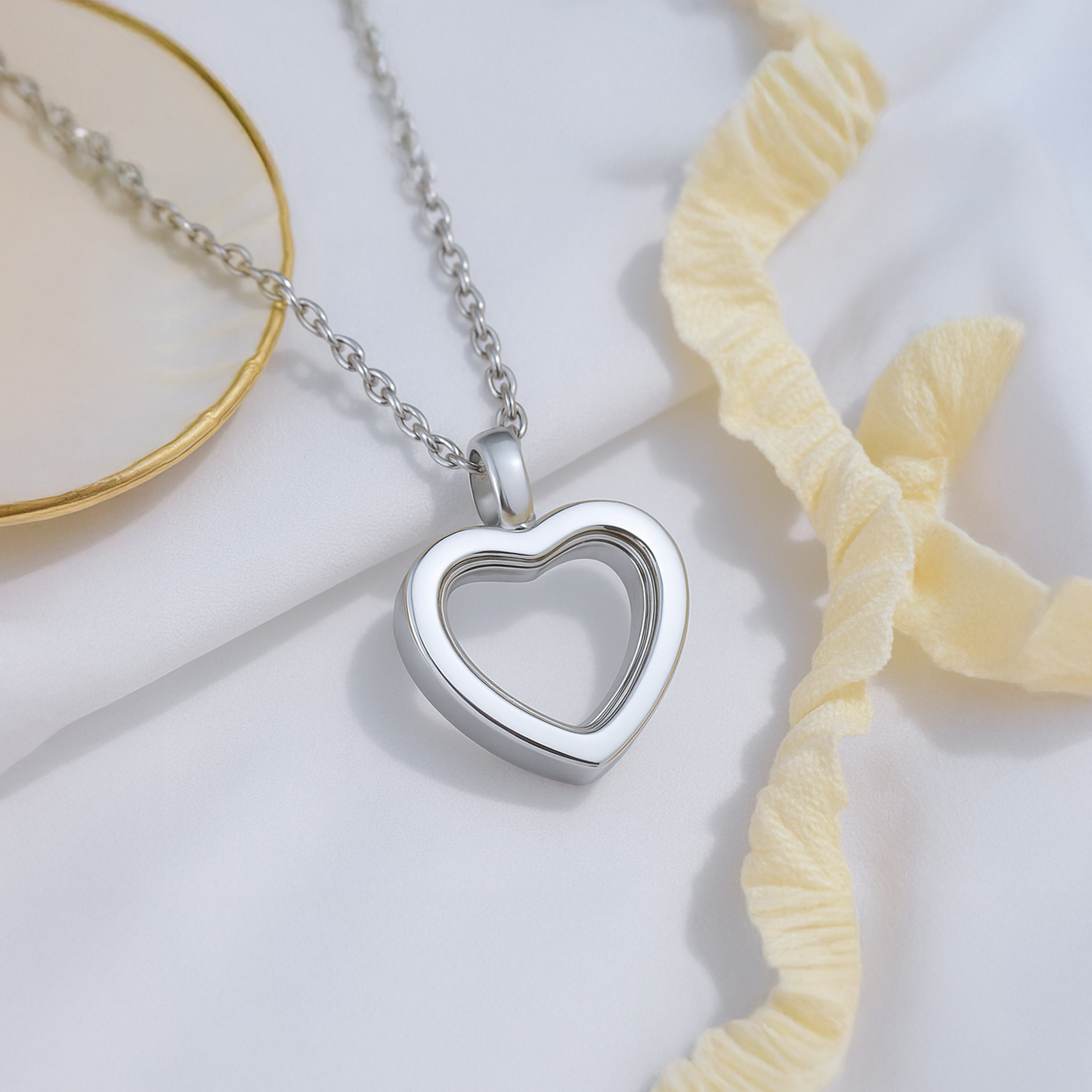 Ash Pendant Heart Shape Open - Memorial Jewelry in Silver, Gold and Rose