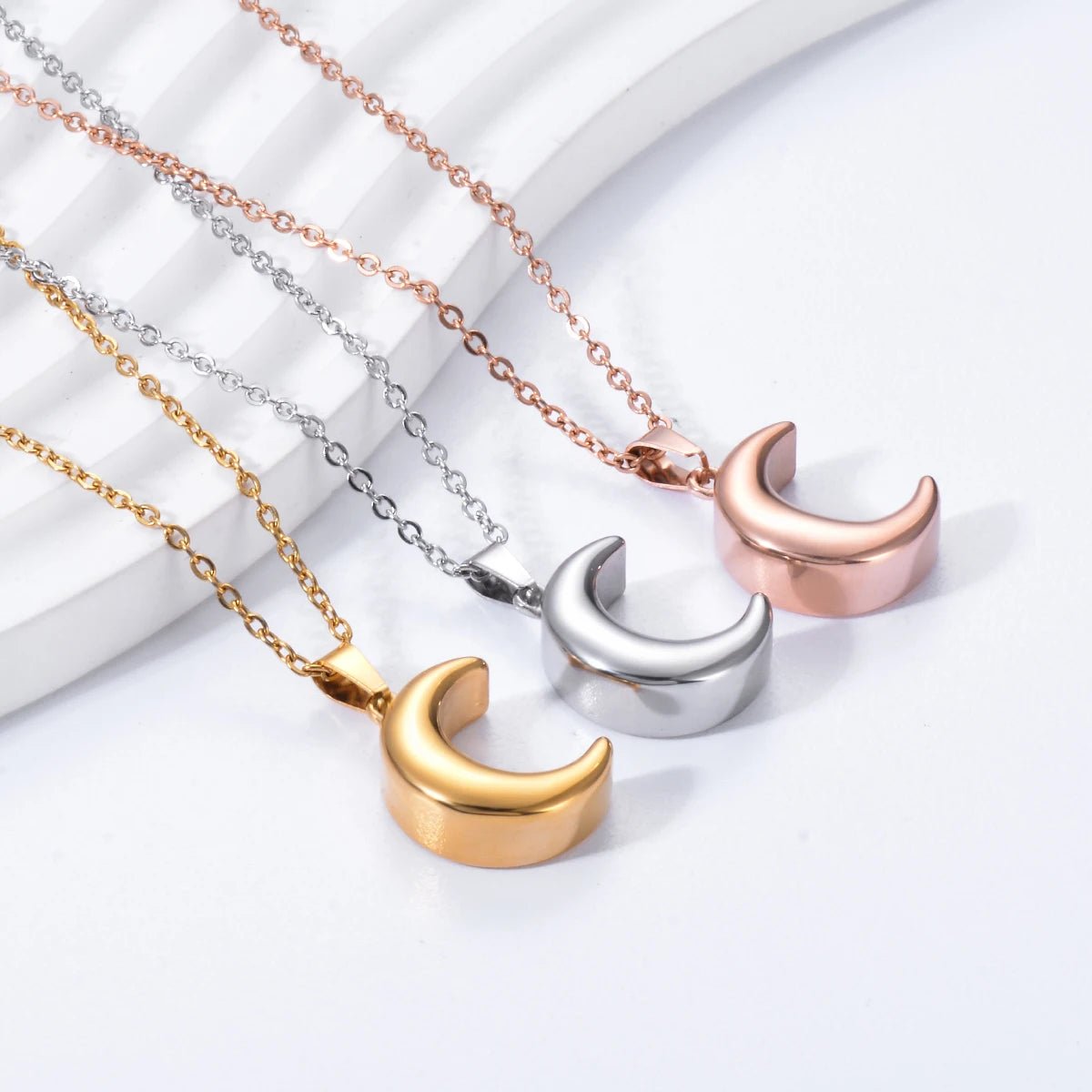 Ashanger Maanvorm Glad – Gedenksieraad in Zilver, Goud en Rosé - silverleven
